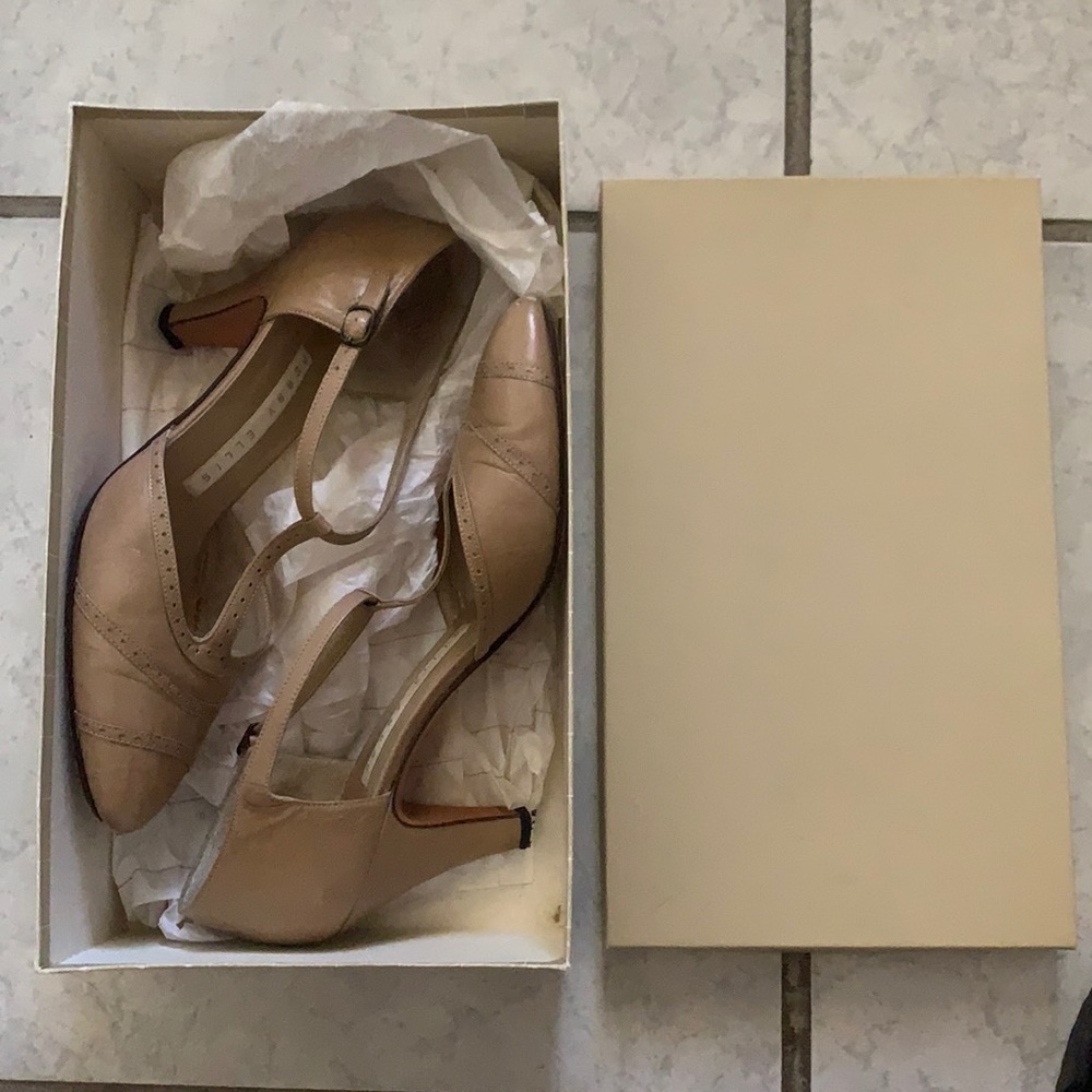 Perry Ellis nude heels